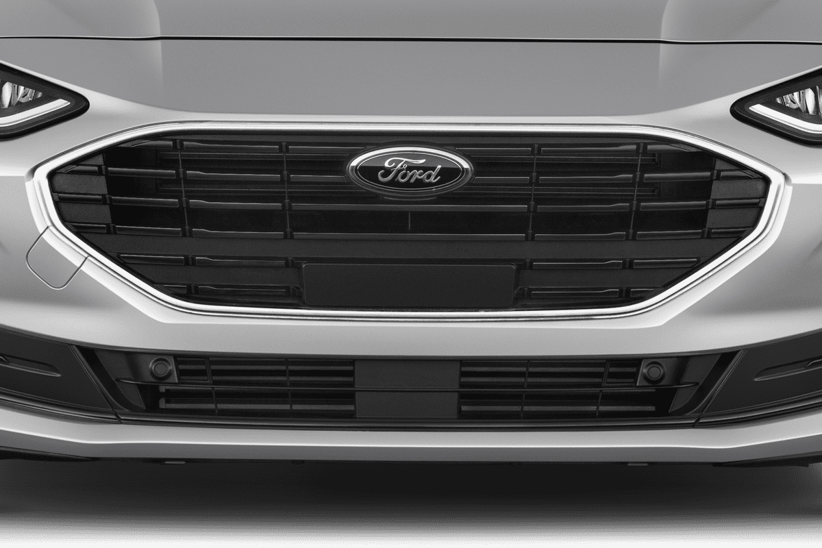 Kühlergrill eines Ford Focus 5-türig