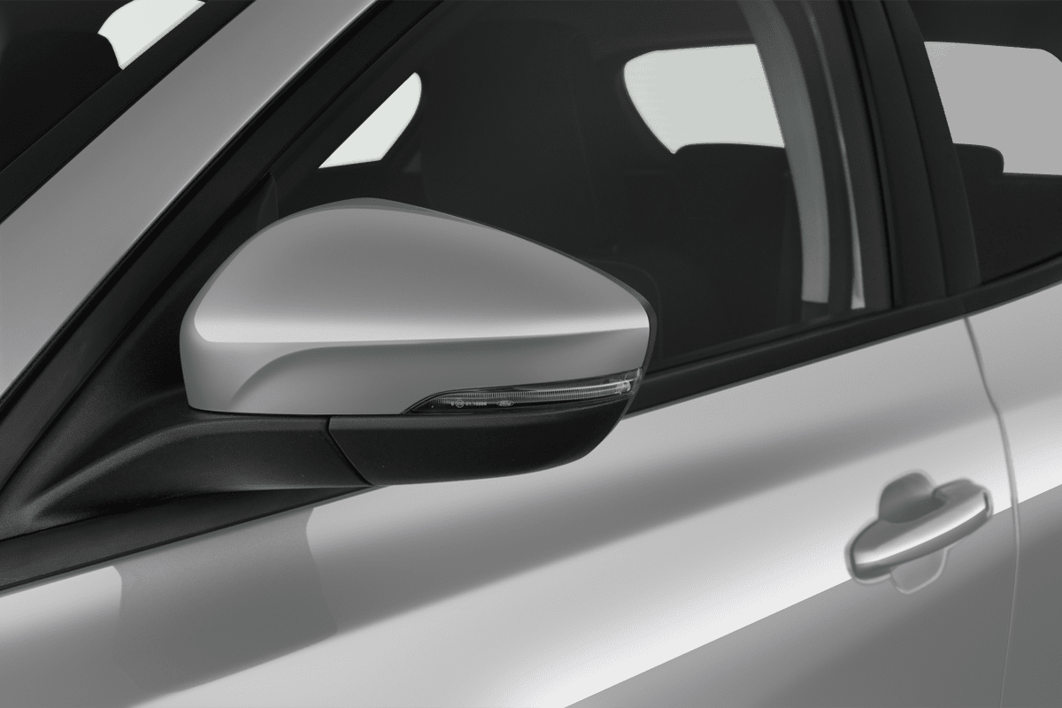 Rückspiegel eines Ford Focus 5-türig