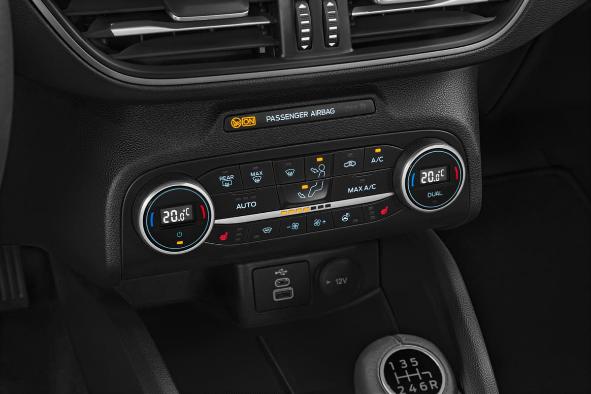 Klimasteuerung eines Ford Focus 5-türig