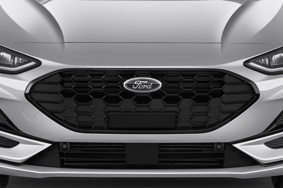 Kühlergrill eines Ford Focus Turnier