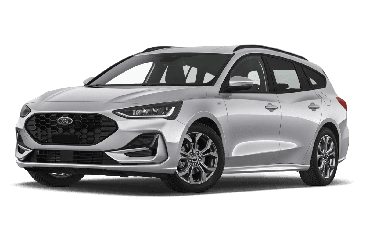 Tiefe, schräge Heckansicht eines Ford Focus Turnier, freigestellt