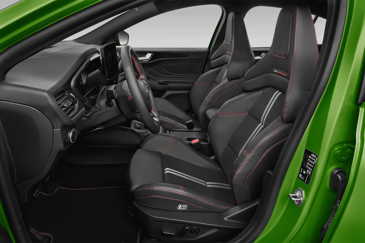 Vordersitze eines Ford Focus ST