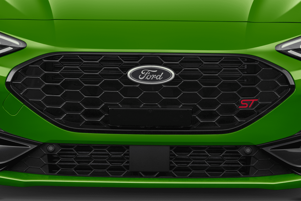 Kühlergrill eines Ford Focus ST