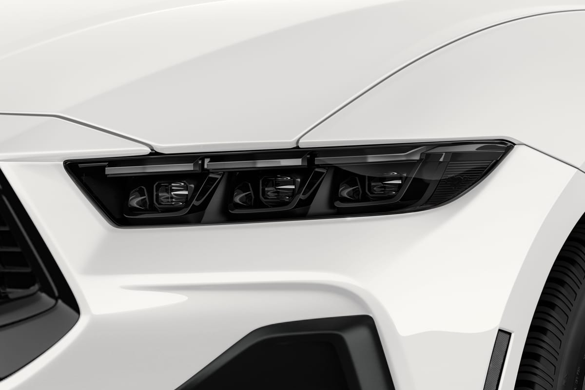 Frontscheinwerfer eines Ford Mustang Convertible