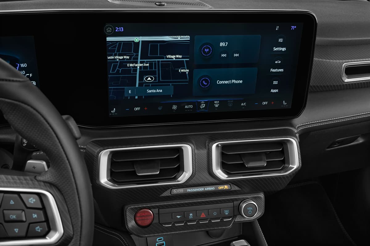 Mittelkonsole eines Ford Mustang Convertible