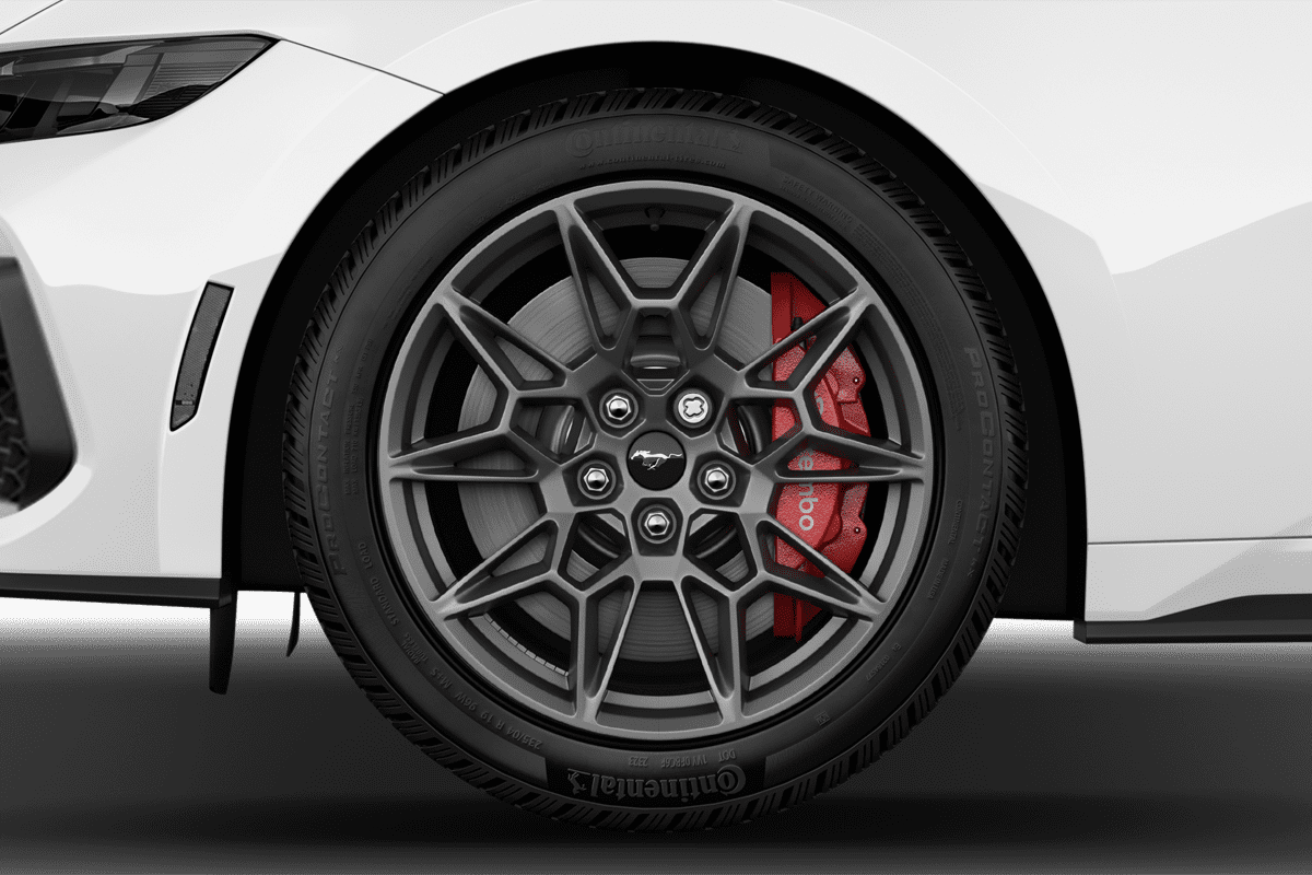 Radkappe oder Felge eines Ford Mustang Convertible (neues Modell)