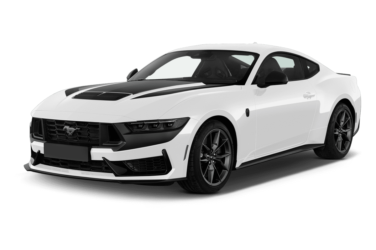 Schräge Frontansicht eines Ford Mustang Fastback, freigestellt