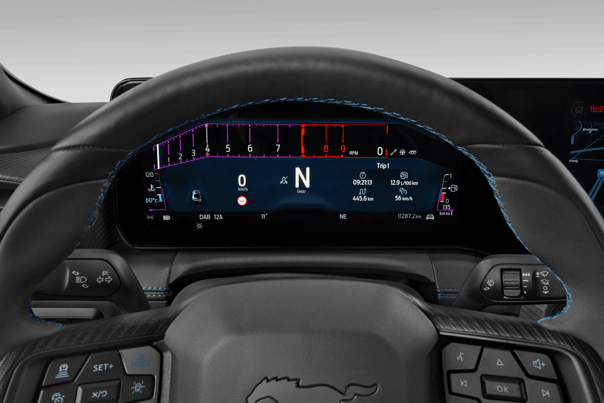 Kombiinstrument eines Ford Mustang Fastback