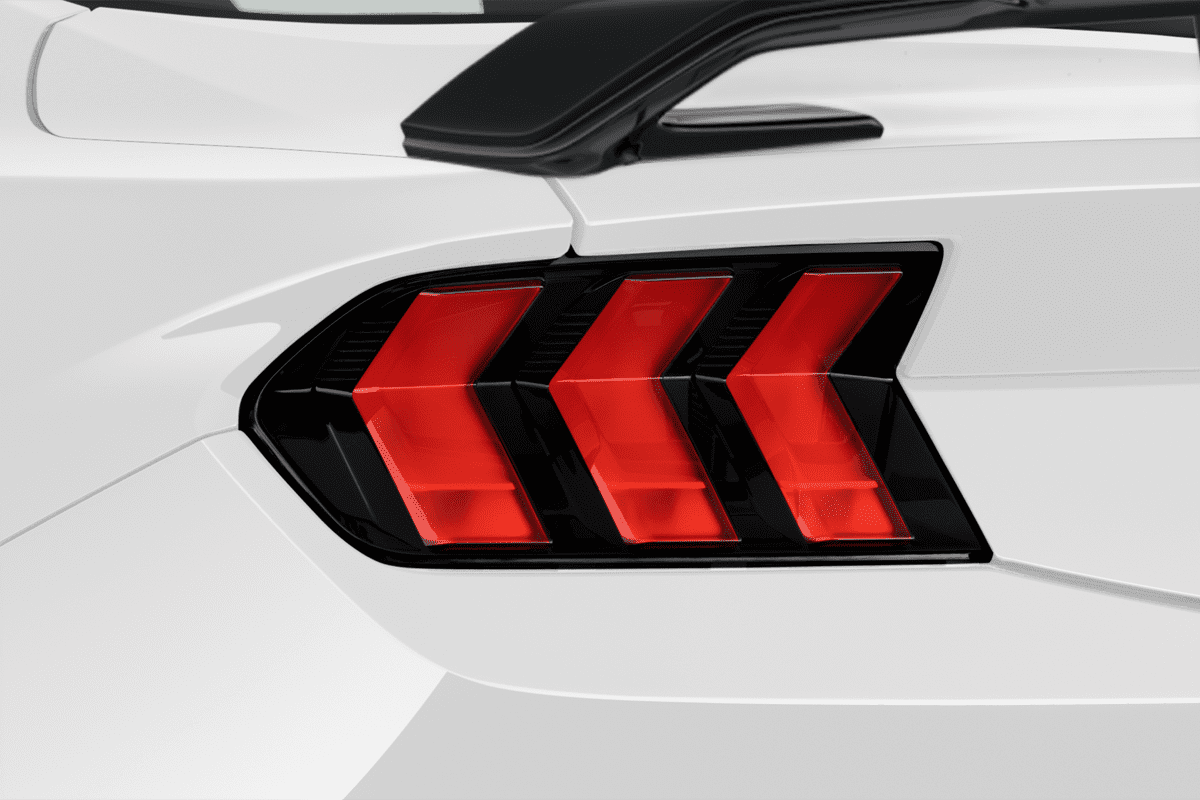 Heckleuchten eines Ford Mustang Fastback (neues Modell)