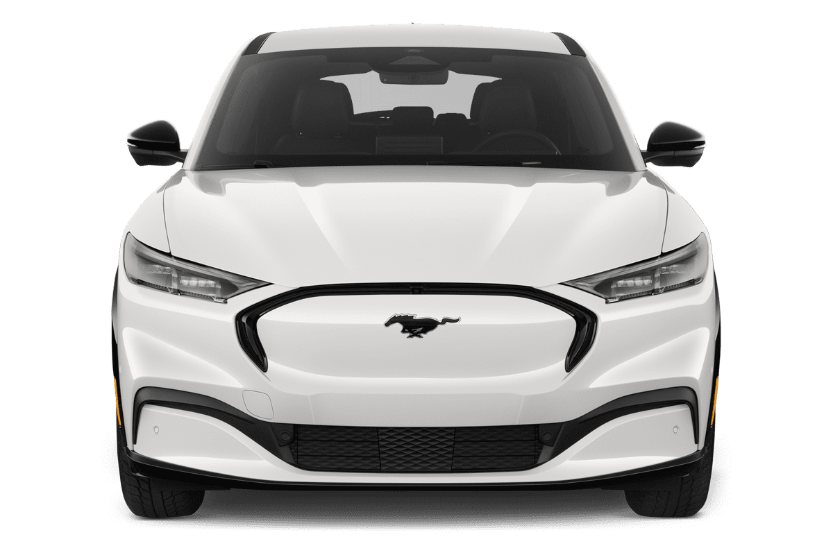 Frontansicht eines Ford Mach E, freigestellt