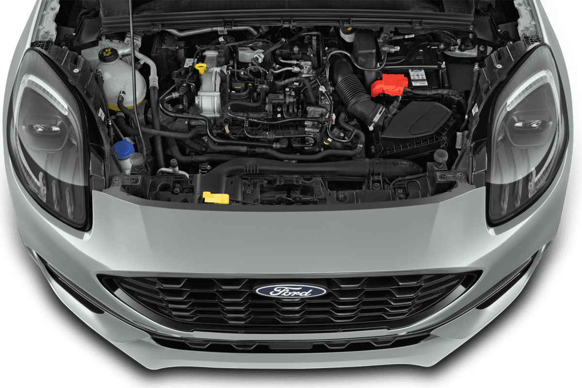 Motorraum eines Ford Puma