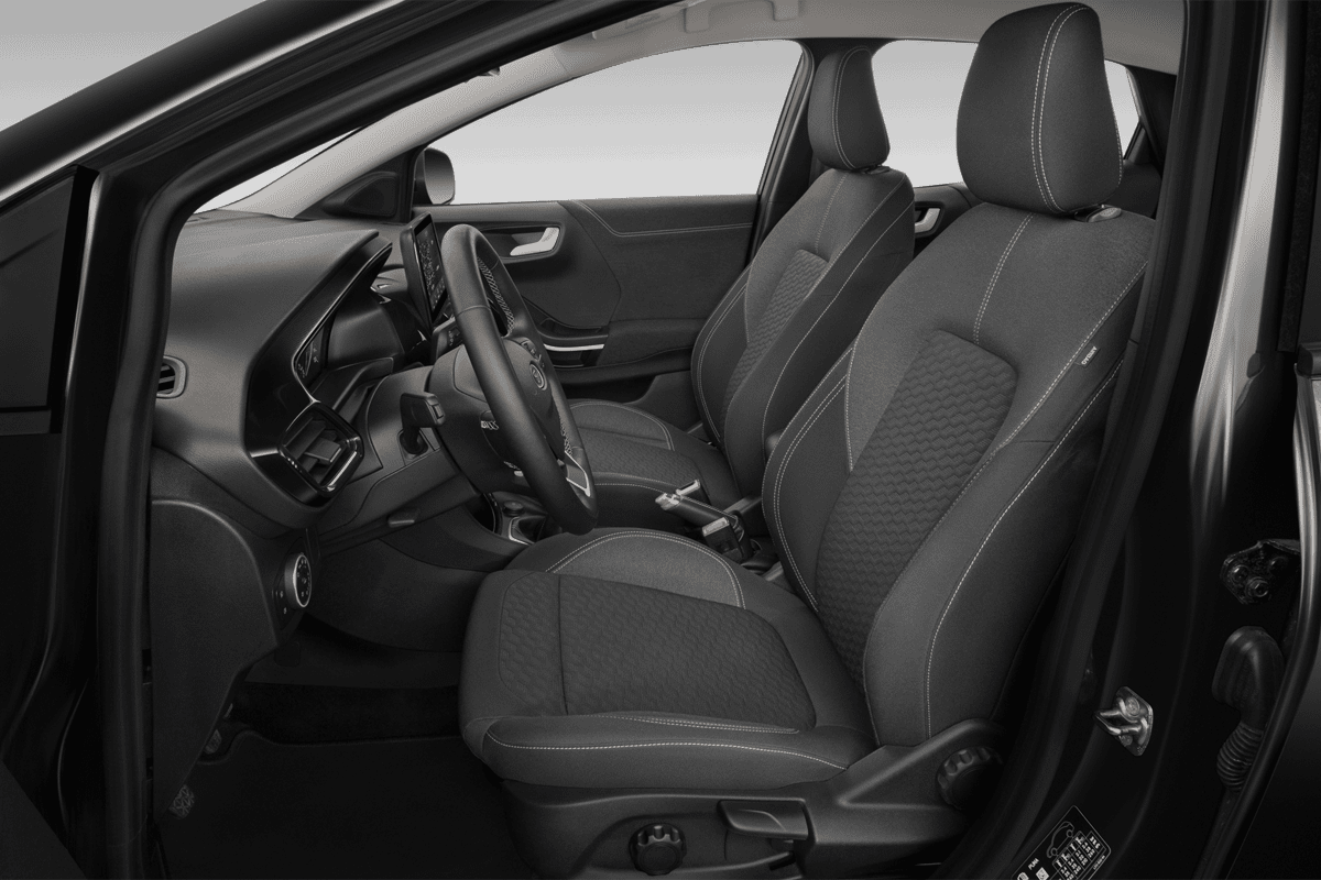 Vordersitze eines Ford Puma