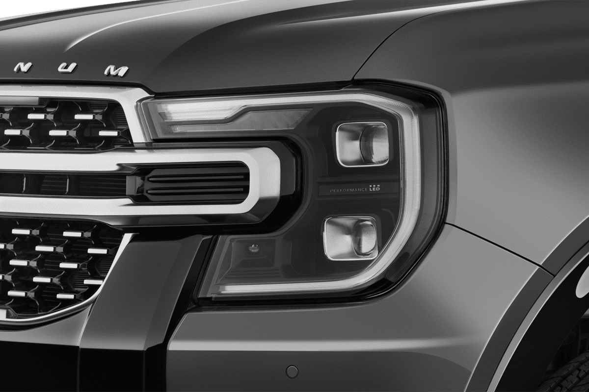 Frontscheinwerfer eines Ford Ranger Plug-in-Hybrid 