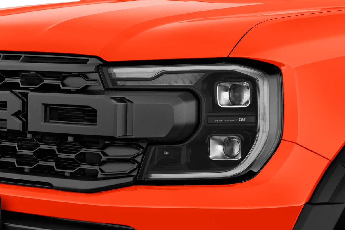 Frontscheinwerfer eines Ford Ranger Raptor