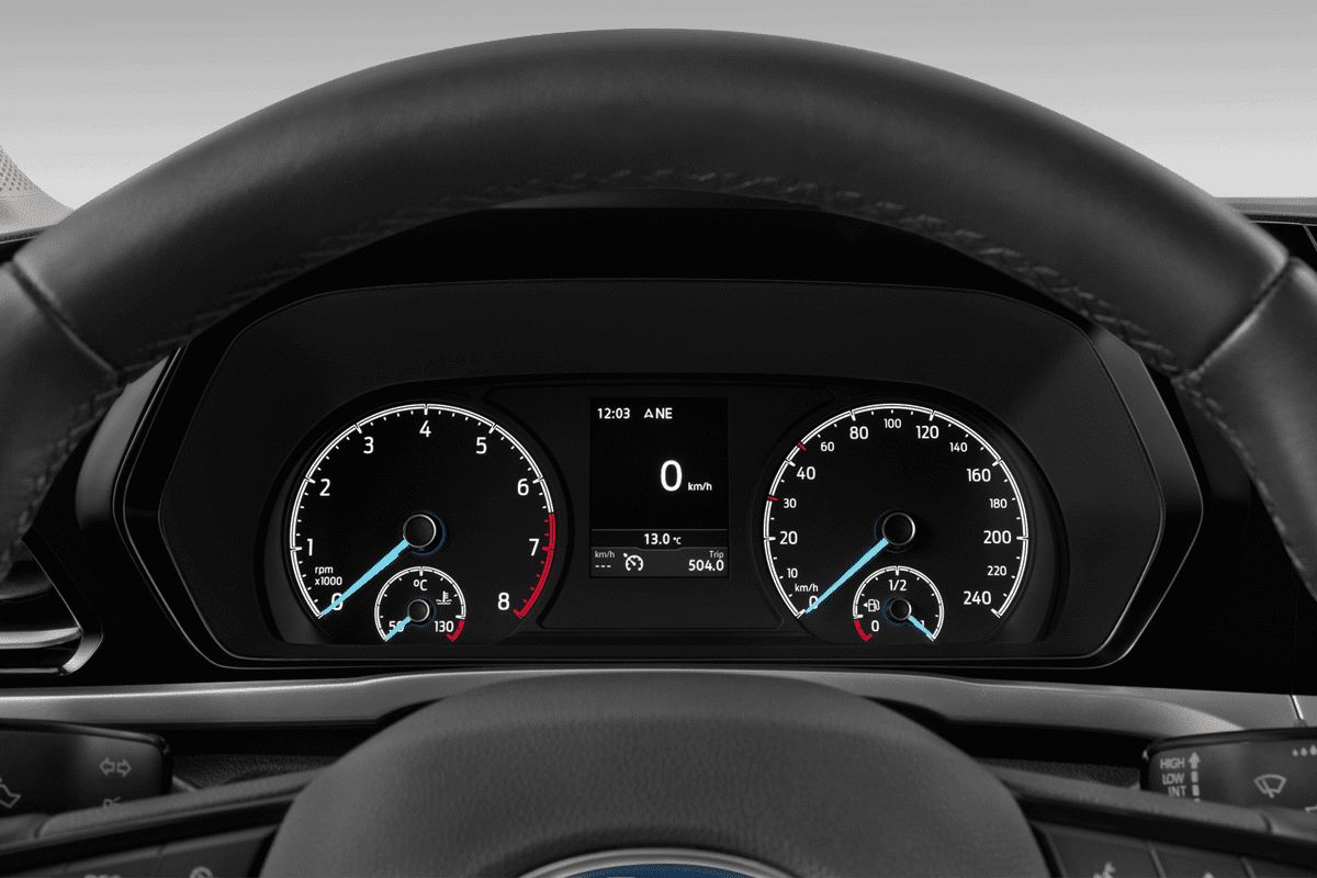 Kombiinstrument eines Ford Tourneo Connect Plug-in-Hybrid
