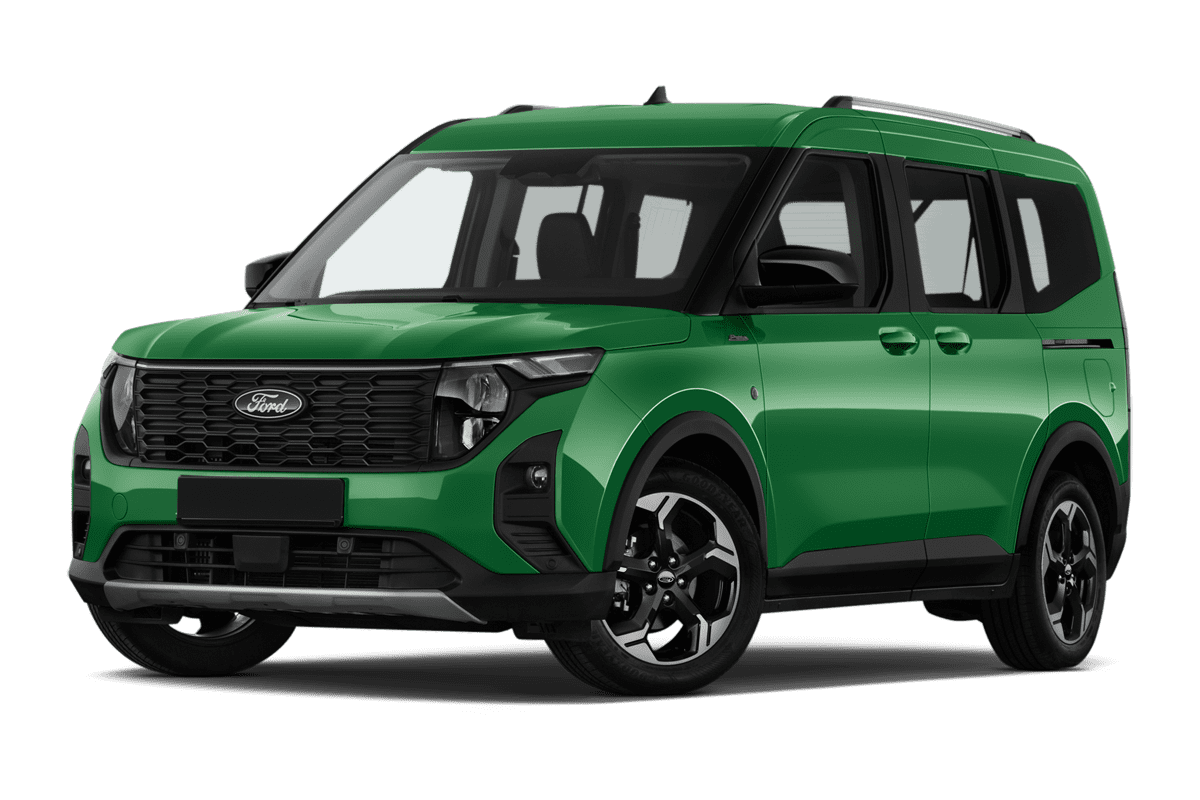 Tiefe, schräge Heckansicht eines Ford Tourneo Courier , freigestellt