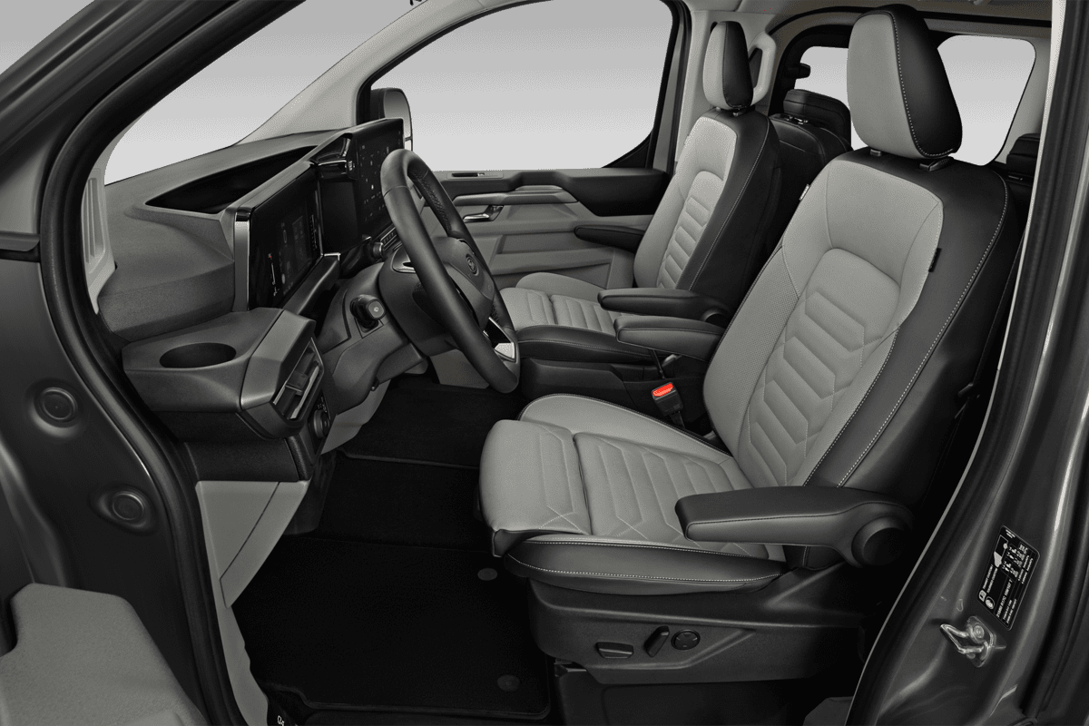 Vordersitze eines Ford Tourneo Custom 