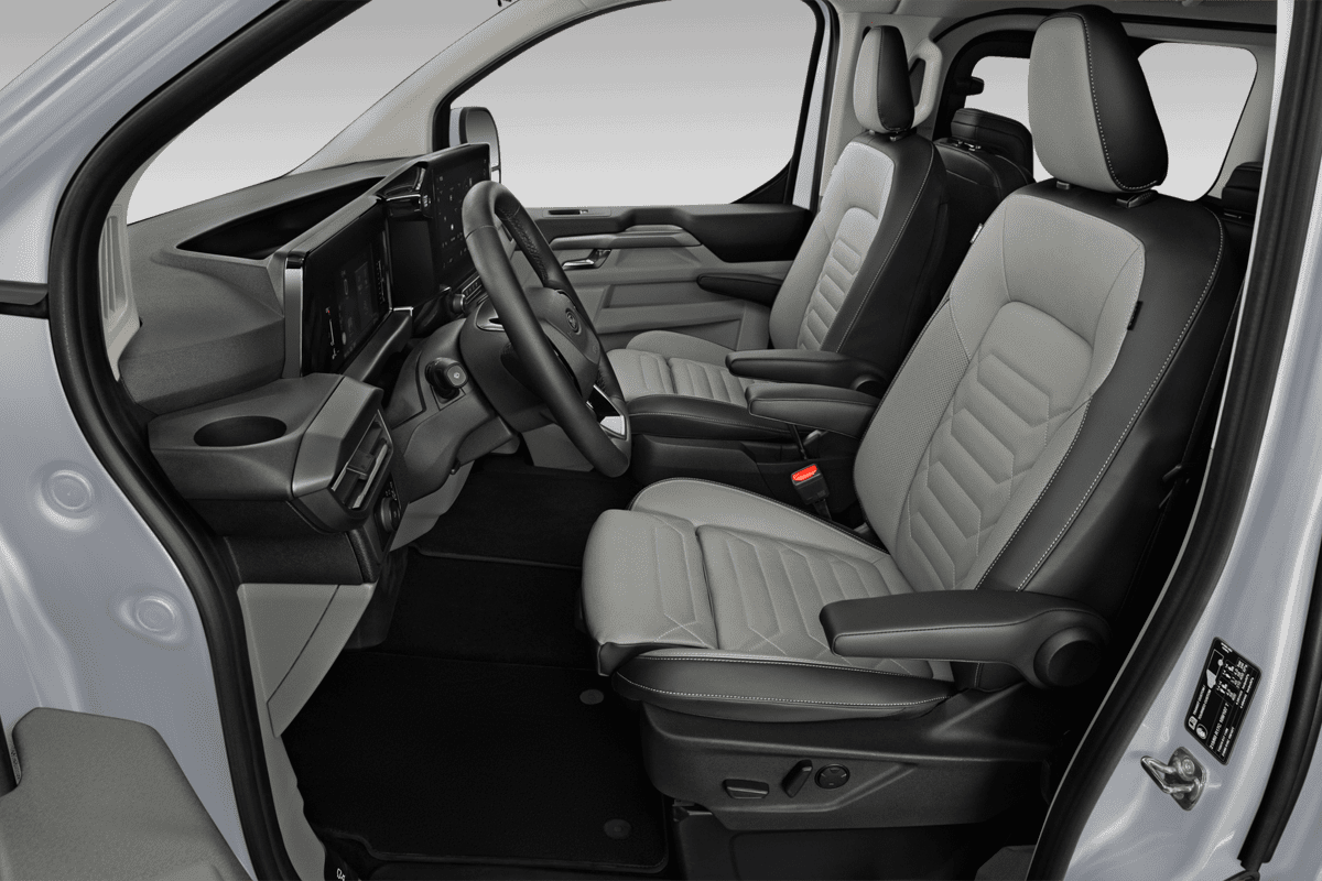 Vordersitze eines Ford Tourneo Custom 