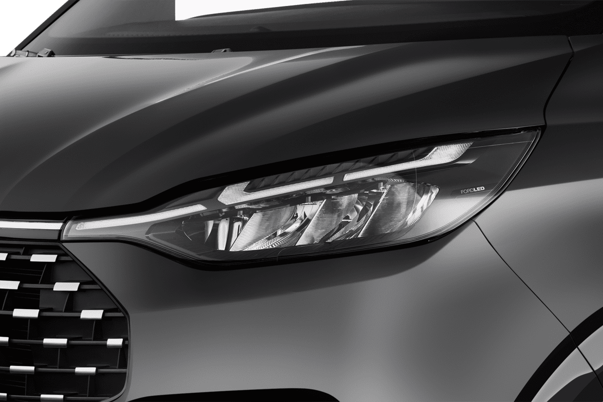 Frontscheinwerfer eines Ford Tourneo Custom Plug-In-Hybrid 