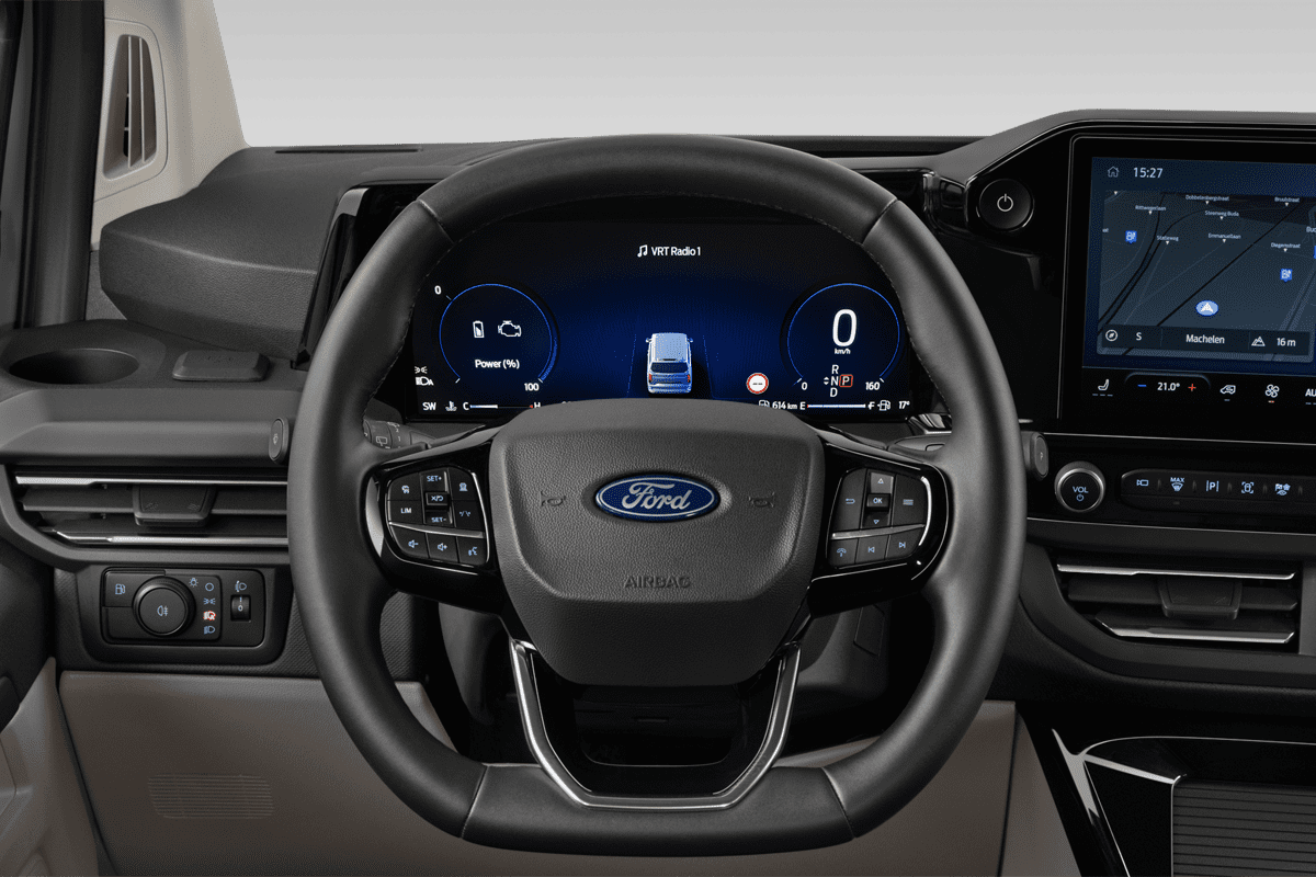 Lenkrad eines Ford Tourneo Custom Plug-In-Hybrid 