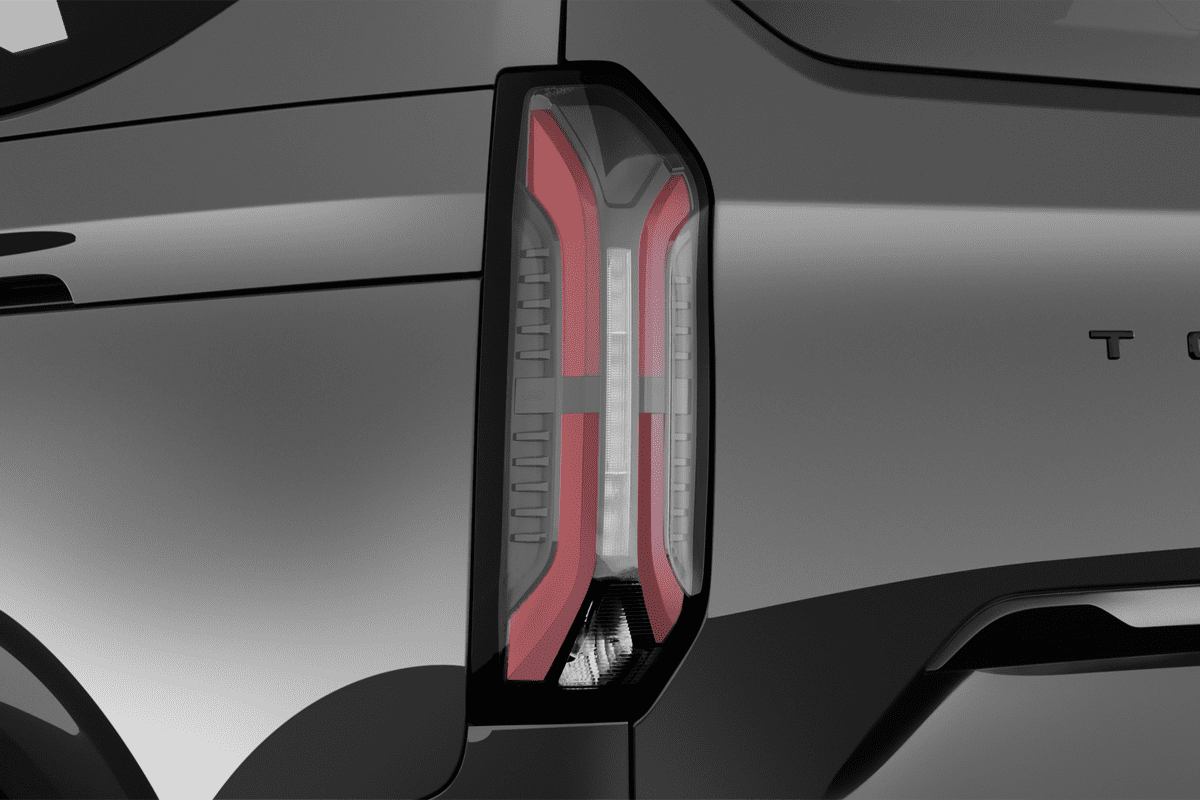 Heckleuchten eines Ford Tourneo Custom Plug-In-Hybrid 