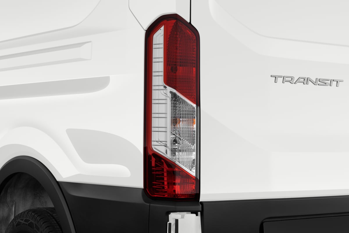 Heckleuchten eines Ford Transit Kastenwagen