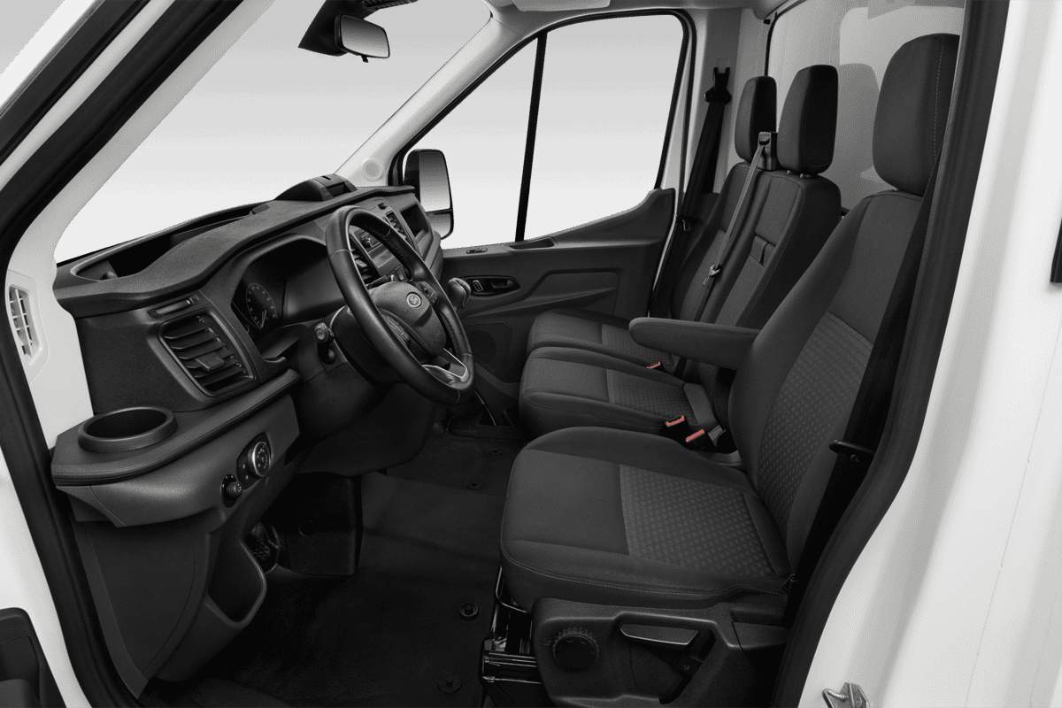 Vordersitze eines Ford Transit Fahrgestell 
