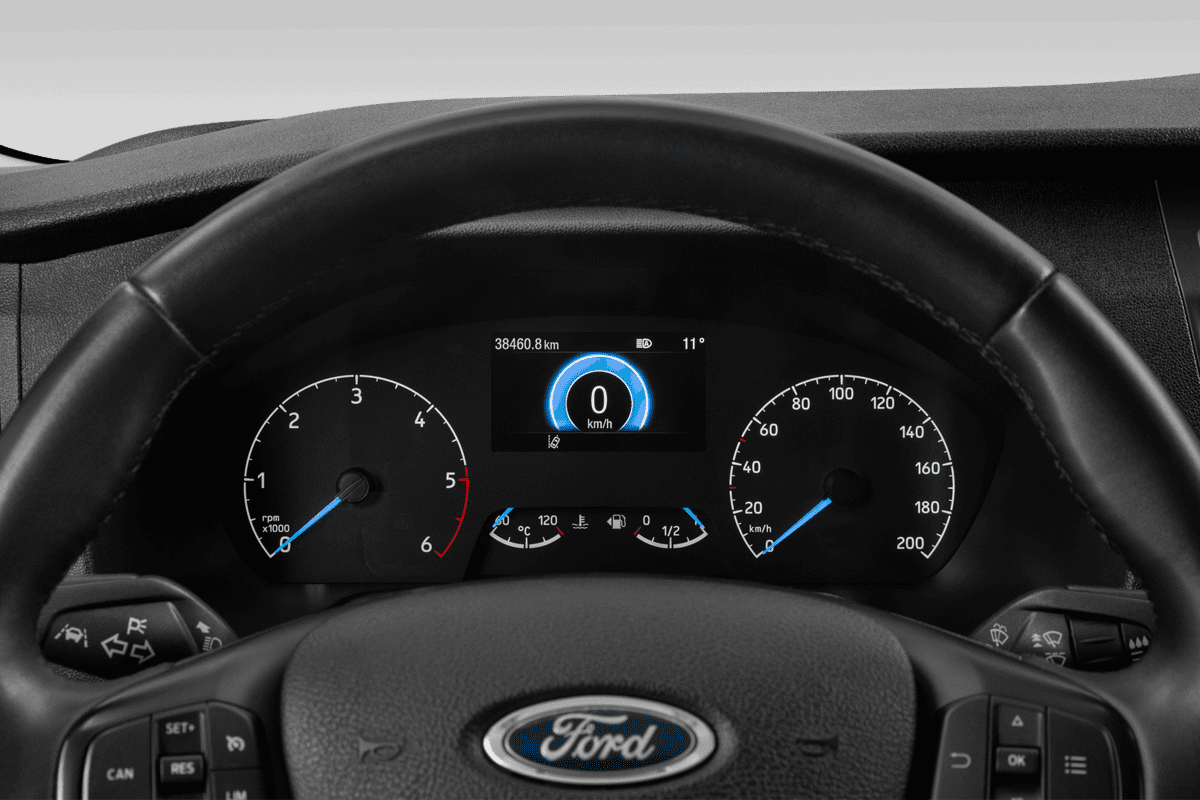 Kombiinstrument eines Ford Transit Fahrgestell 