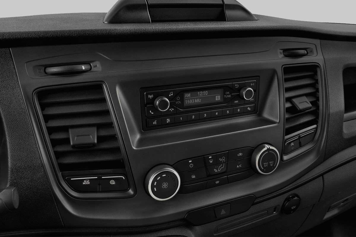 Mittelkonsole eines Ford Transit Fahrgestell 