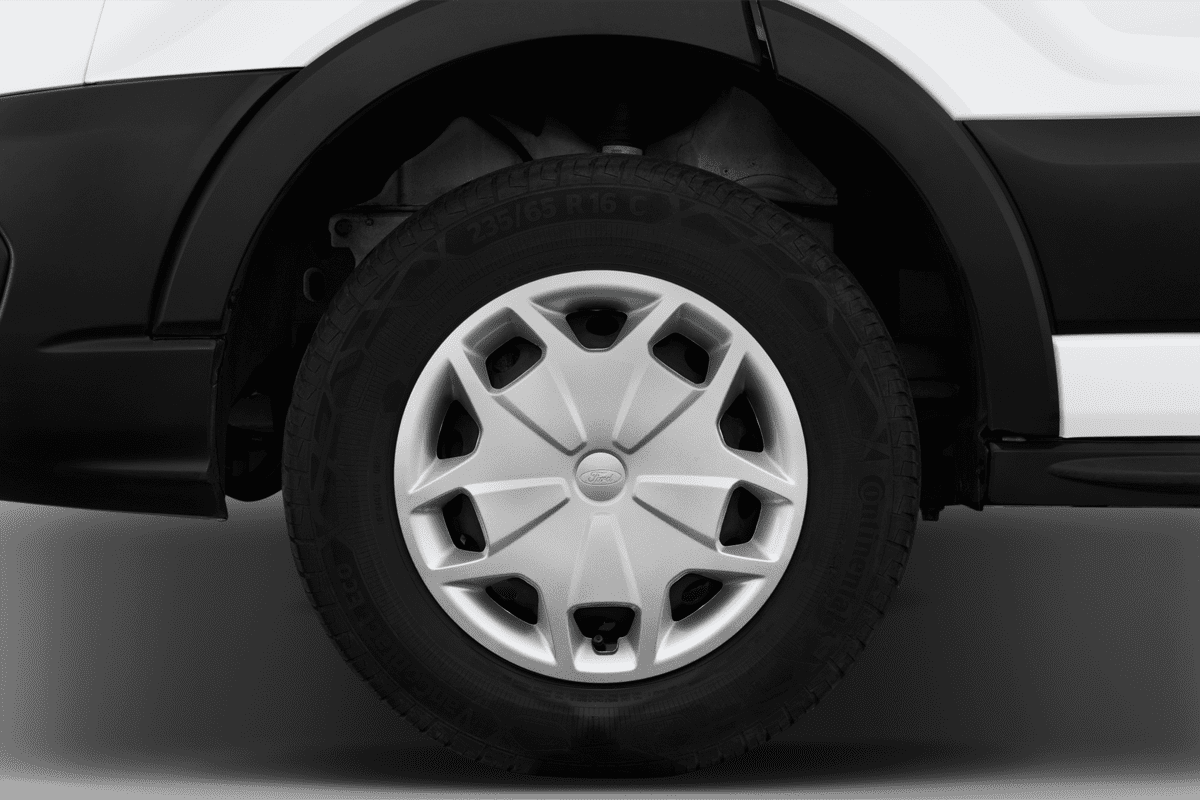 Radkappe oder Felge eines Ford Transit Fahrgestell 