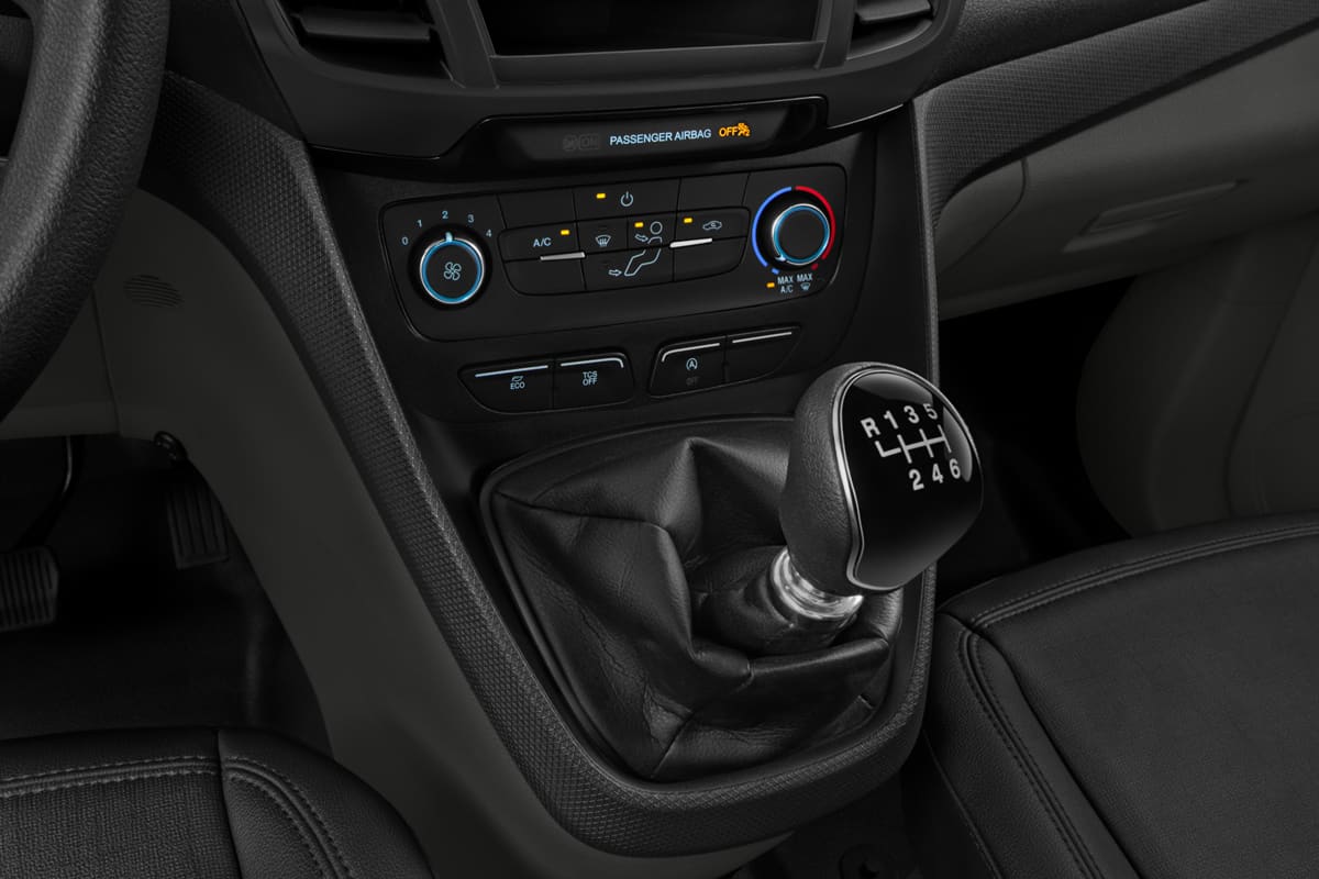Schaltknüppel eines Ford Transit Connect Kastenwagen 