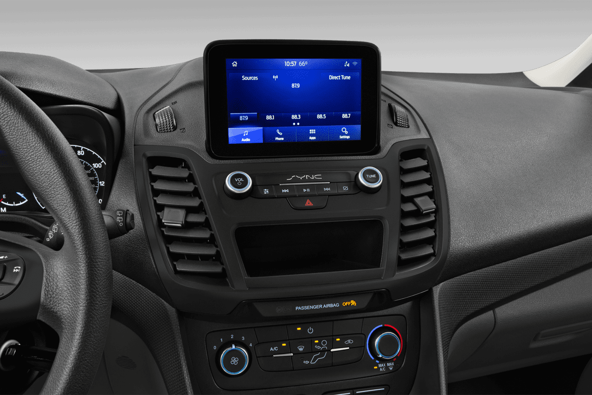 Mittelkonsole eines Ford Transit Connect Kastenwagen 