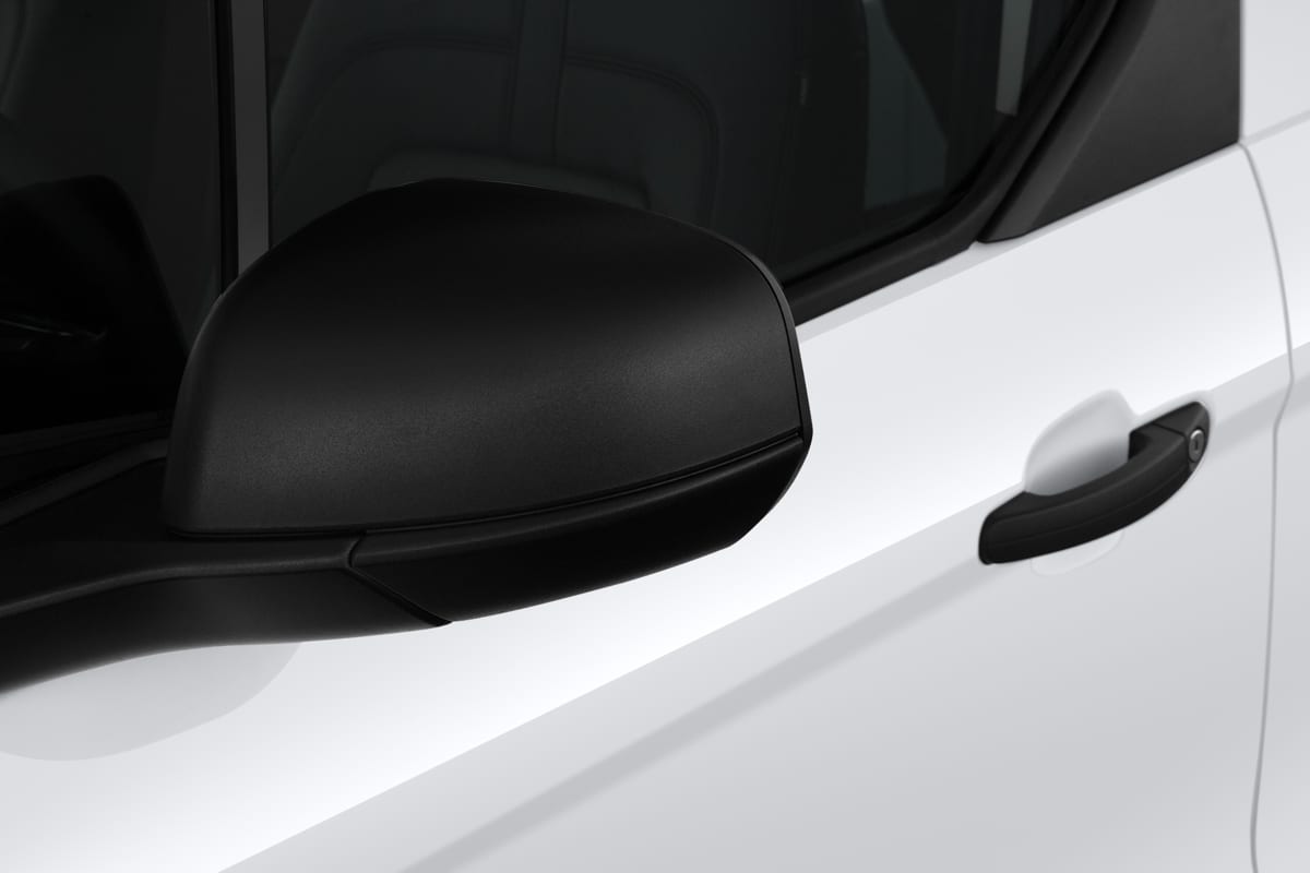 Rückspiegel eines Ford Transit Connect Kastenwagen 