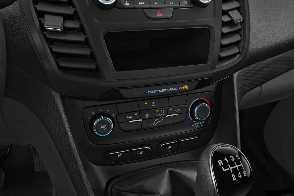 Klimasteuerung eines Ford Transit Connect Kastenwagen 