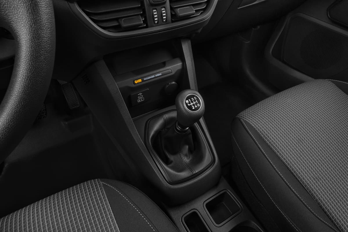 Schaltknüppel eines Ford Transit Courier Kastenwagen 