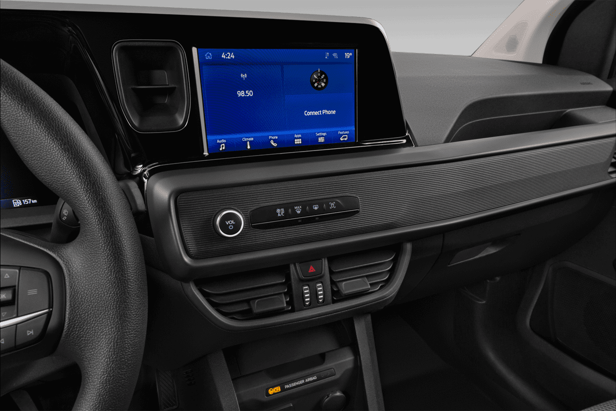 Mittelkonsole eines Ford Transit Courier Kastenwagen 