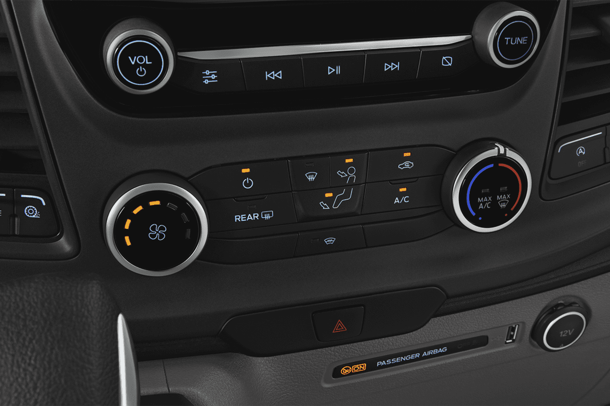 Klimasteuerung eines Ford Transit Custom Kombi 