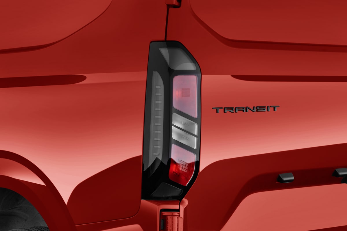 Heckleuchten eines Ford Transit Custom Kastenwagen