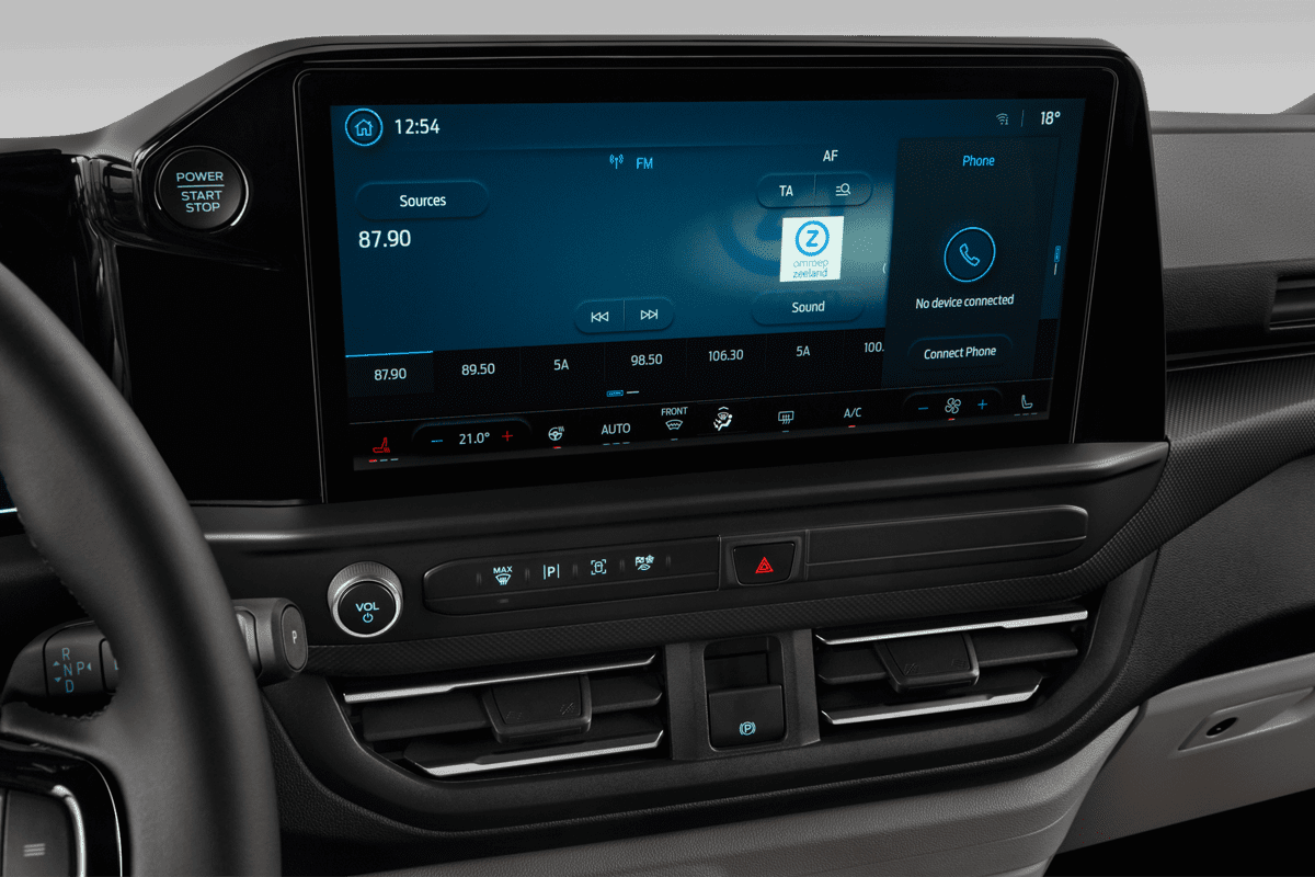 Audiosystem eines Ford Transit Custom Kombi Plug-In-Hybrid