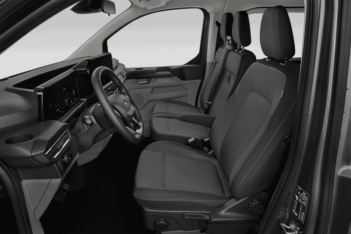 Vordersitze eines Ford Transit Custom Kombi Plug-In-Hybrid