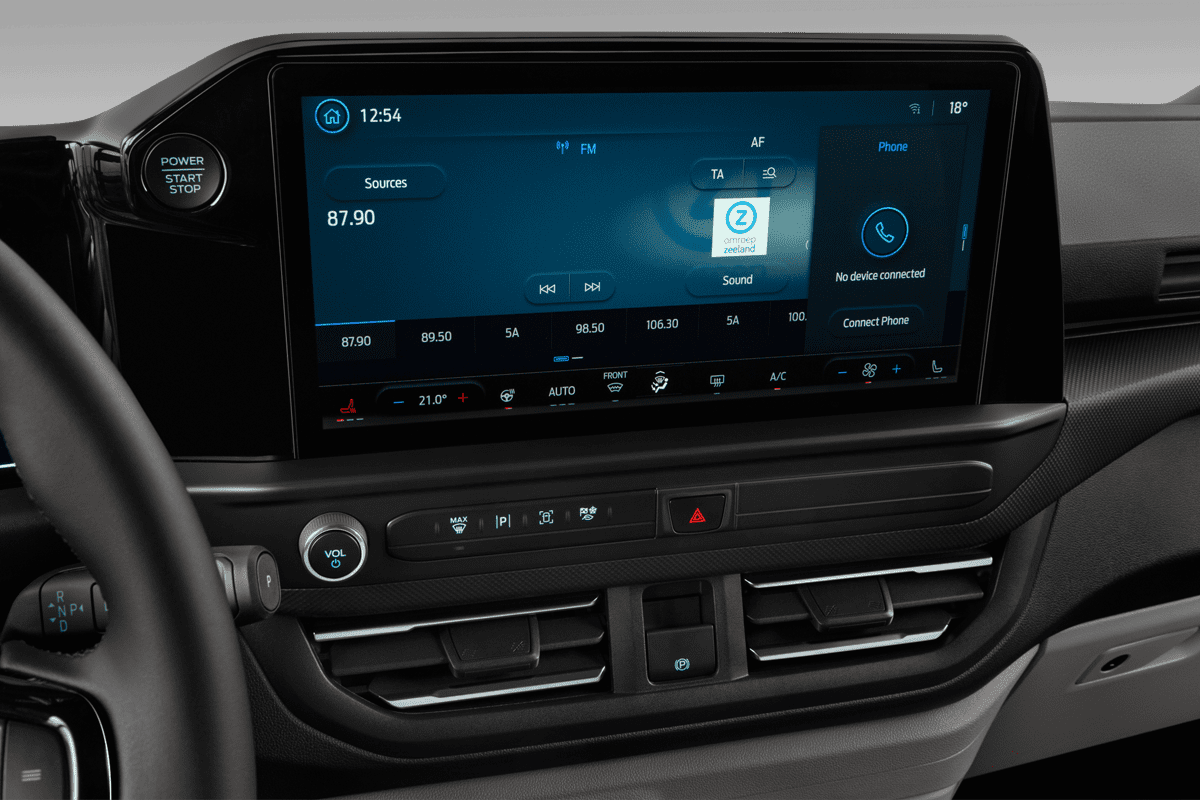 Audiosystem eines Ford Transit Custom Kombi Plug-In-Hybrid