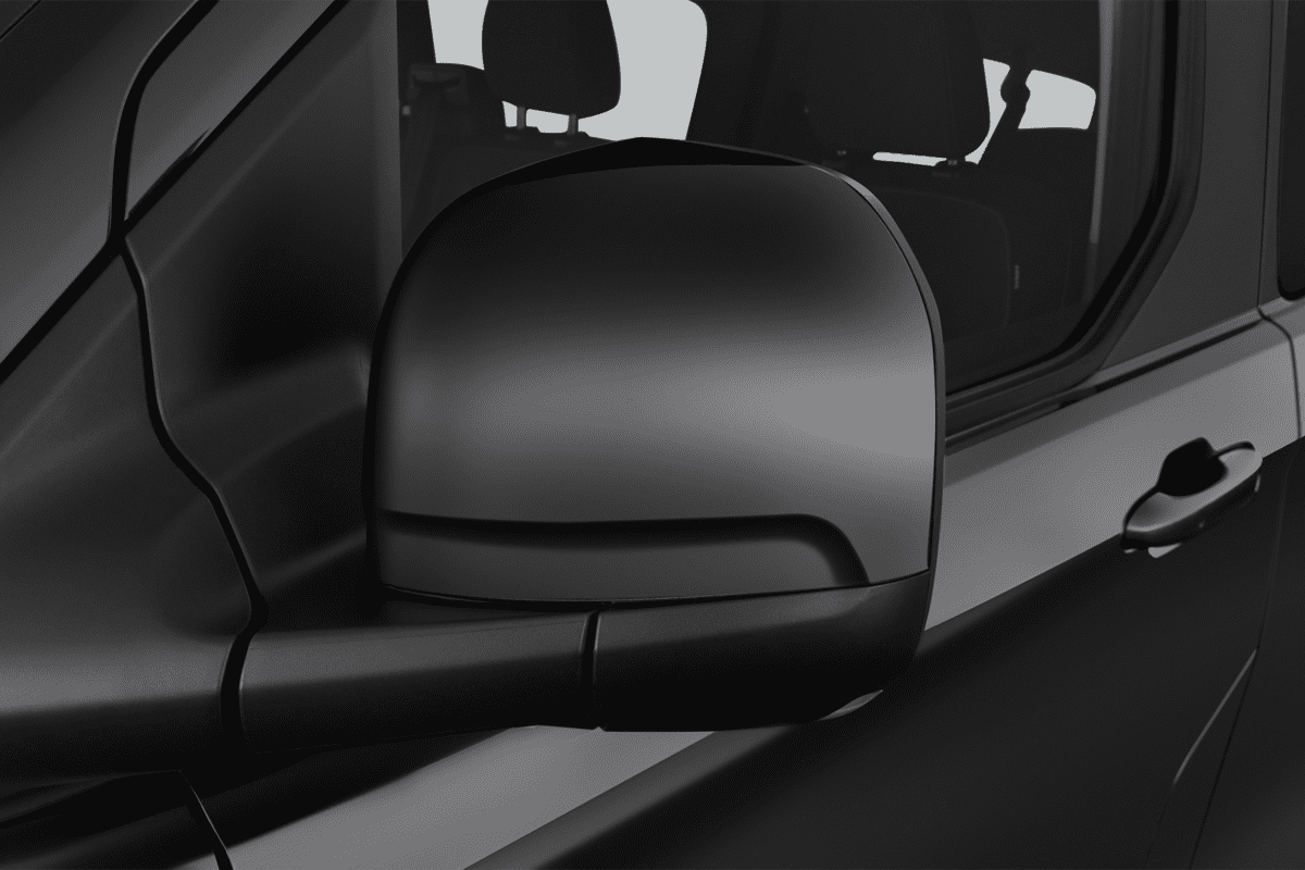 Rückspiegel eines Ford Transit Custom Kombi Plug-In-Hybrid