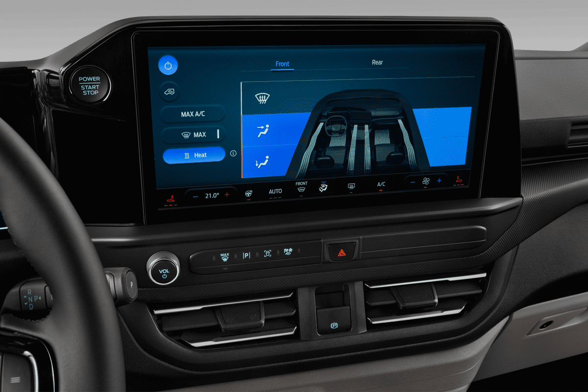 Klimasteuerung eines Ford Transit Custom Kombi Plug-In-Hybrid