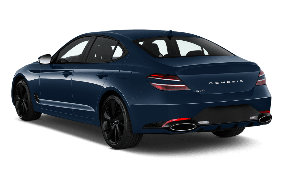 Schräge Heckansicht eines Genesis G70, freigestellt