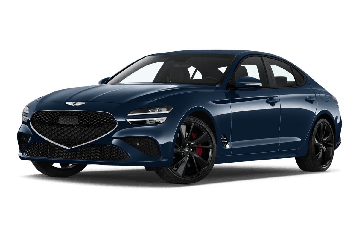 Tiefe, schräge Heckansicht eines Genesis G70, freigestellt