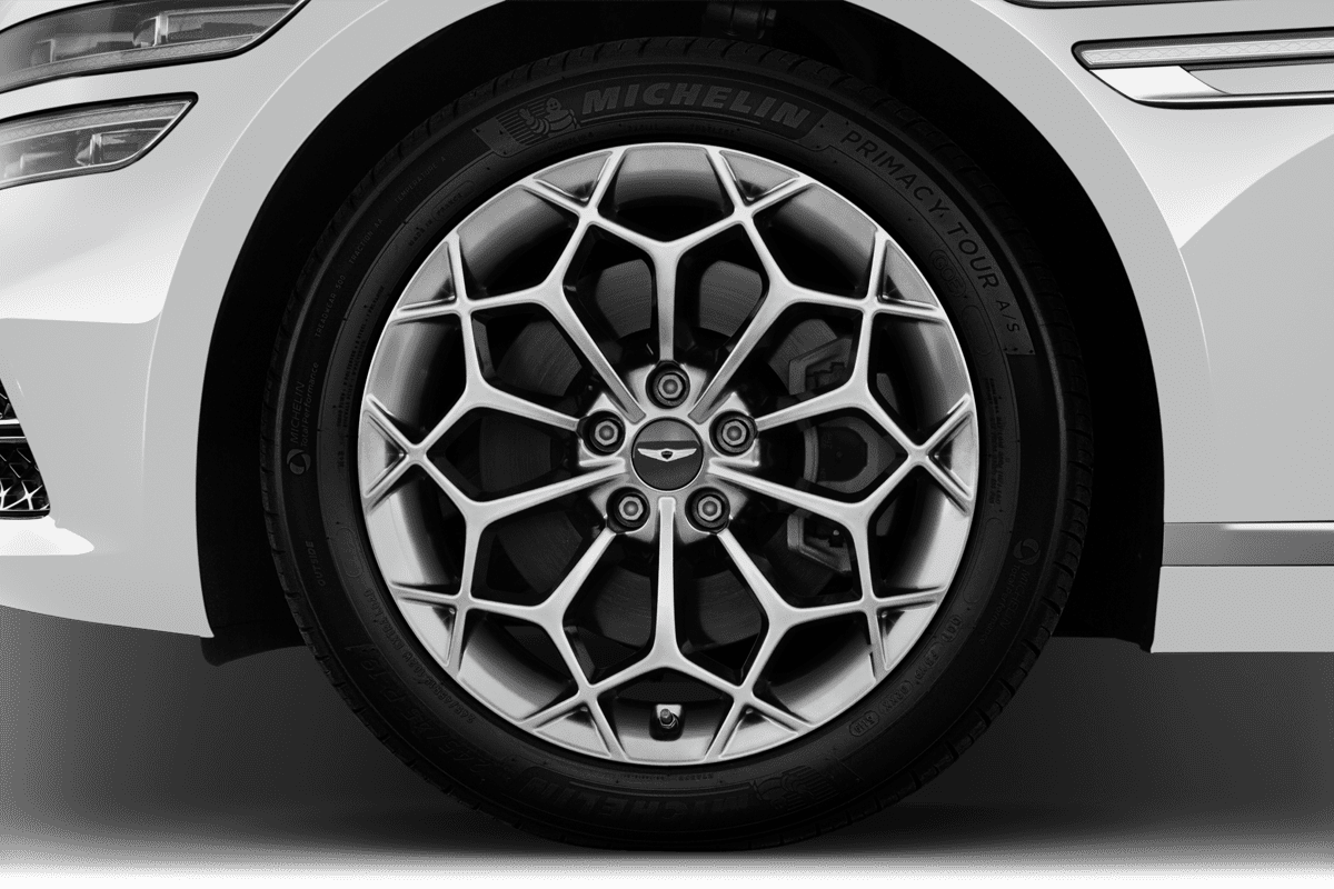 Radkappe oder Felge eines Genesis G80