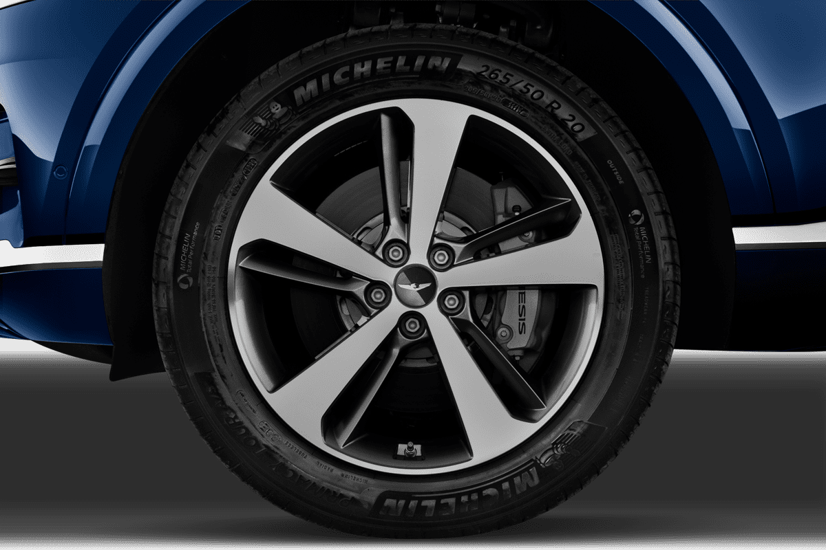 Radkappe oder Felge eines Genesis GV80