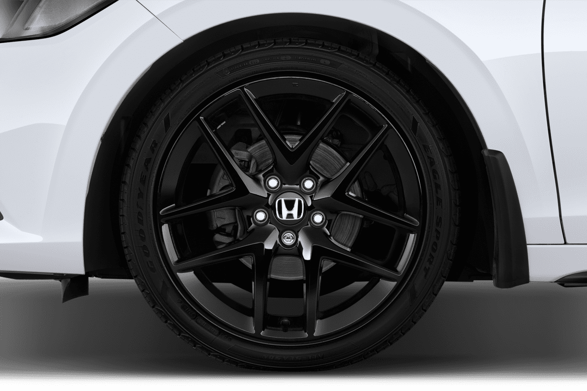 Radkappe oder Felge eines Honda Civic e:HEV