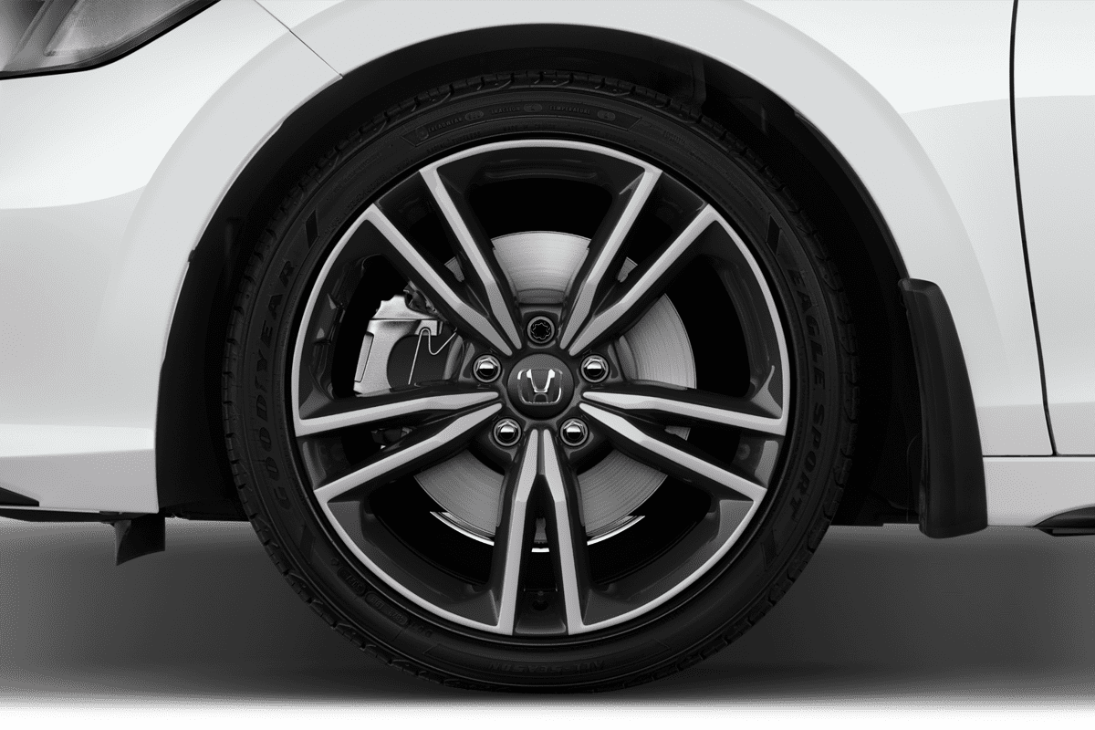 Radkappe oder Felge eines Honda Civic e:HEV