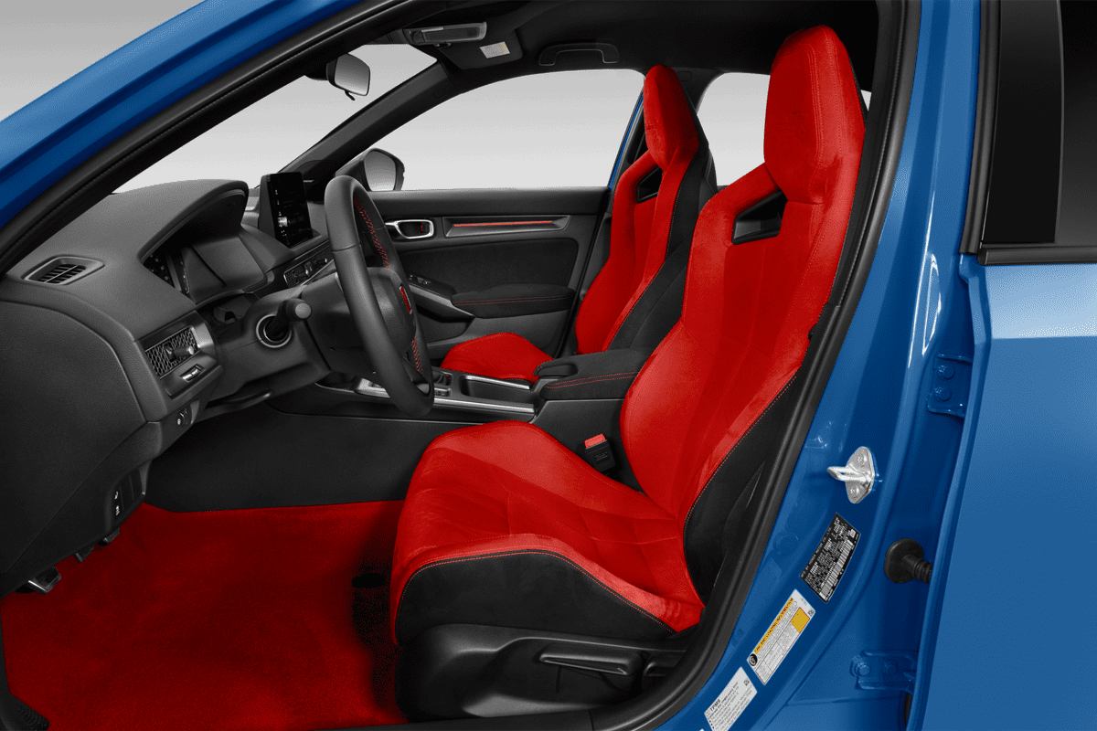 Vordersitze eines Honda Civic Type R 